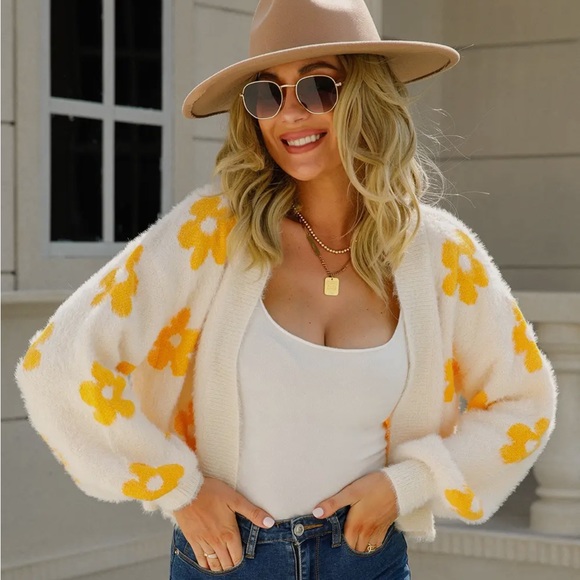 Sunflowers & Sunshine Sweaters - White and Yellow Fuzzy Open Front Daisy Cardigan Hippie Cozy Baggy Comfortable